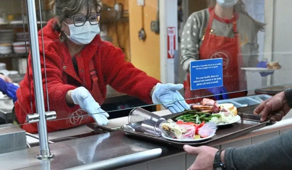 2025-christmas-volunteer